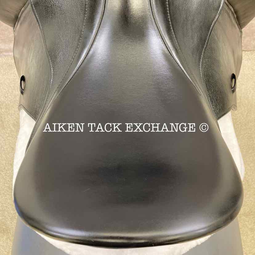 2016 County Perfection Dressage Saddle, 17" Seat, Medium Narrow Tree, Wool Flocked Skid Row Panels