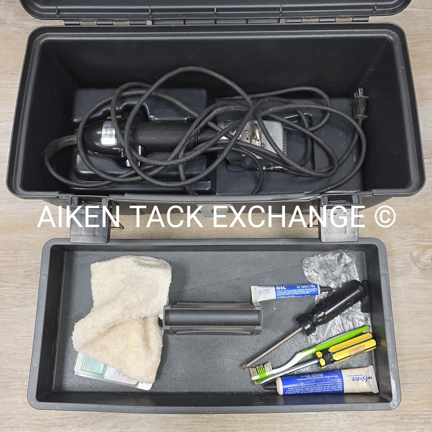 Oster Clipmaster Single Speed Clippers with Case