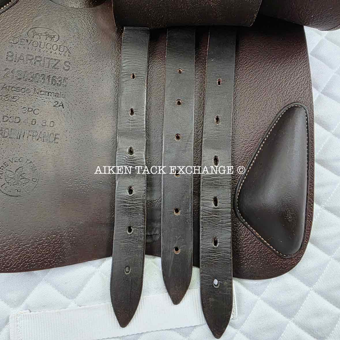 2021 Devoucoux Biarritz S Close Contact Jump Saddle, 16.5" Seat, 2A Flap, M/MW Tree, D3D Panels