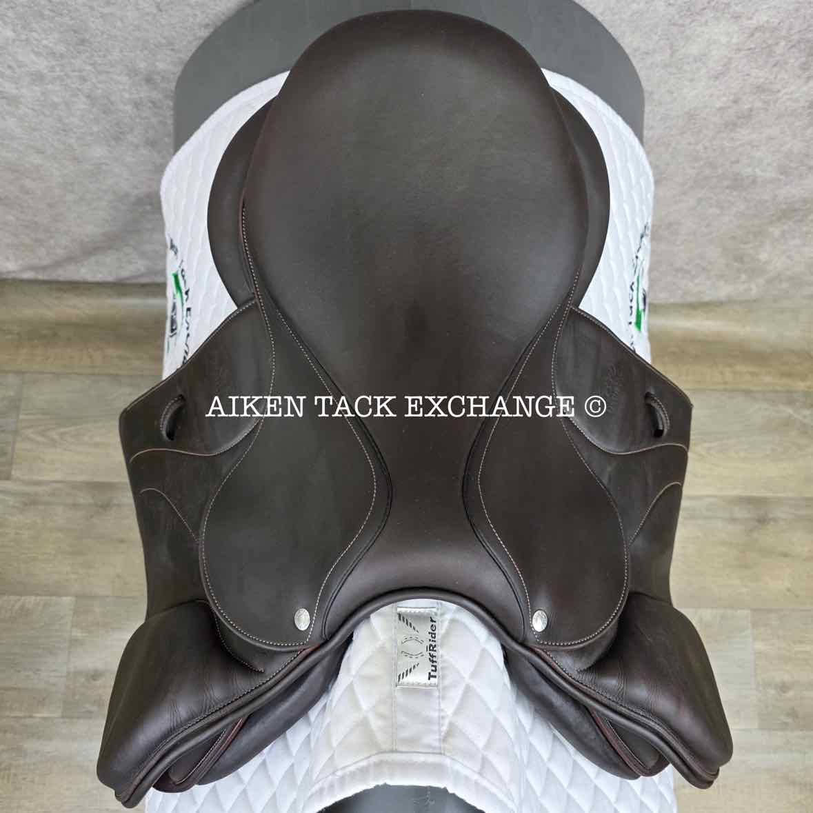 2021 Devoucoux Biarritz S Close Contact Jump Saddle, 16.5" Seat, 2A Flap, M/MW Tree, D3D Panels