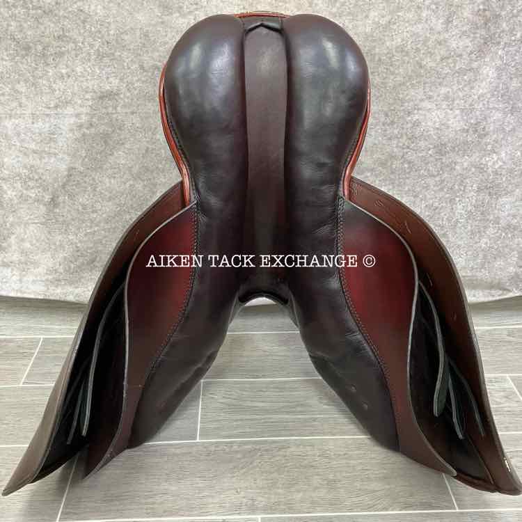 **SOLD** Stubben Edelweiss NT Deluxe Close Contact Jump Saddle, 17" Seat, 29 cm Tree - M/MW, Wool Flocked Panels