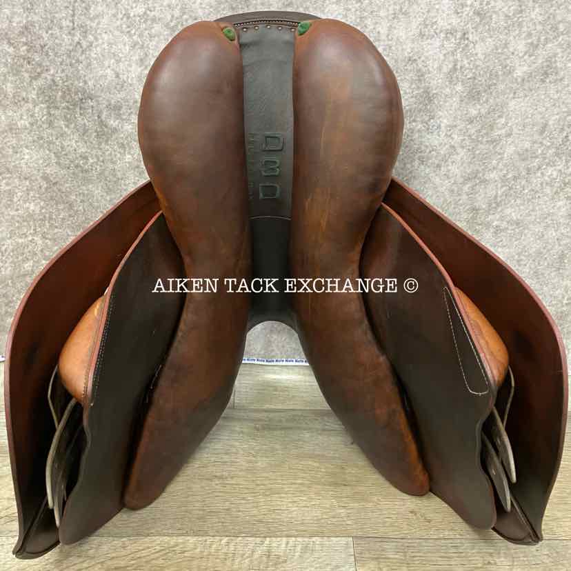 2013 Devoucoux Haurra 2 Close Contact Jump Saddle, 16.5" Seat, 0A Flap, Medium Tree, Wool Flocked Panels