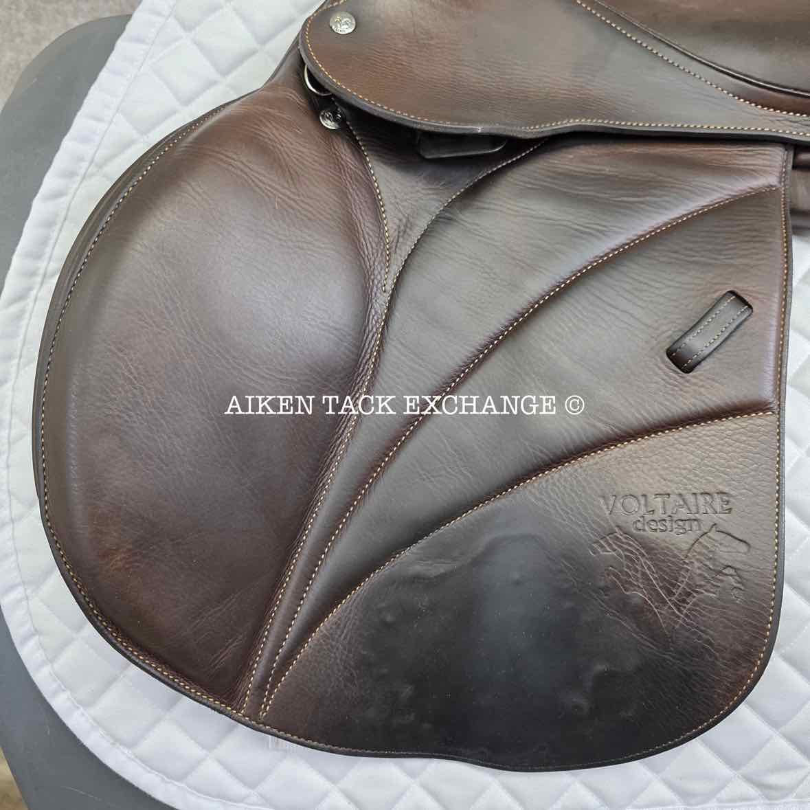 2019 Voltaire Blue Infinite Close Contact Jump Saddle, 17.5" Seat, 2A Flap, Medium Wide Tree, PRO Panels, Full Buffalo Leather