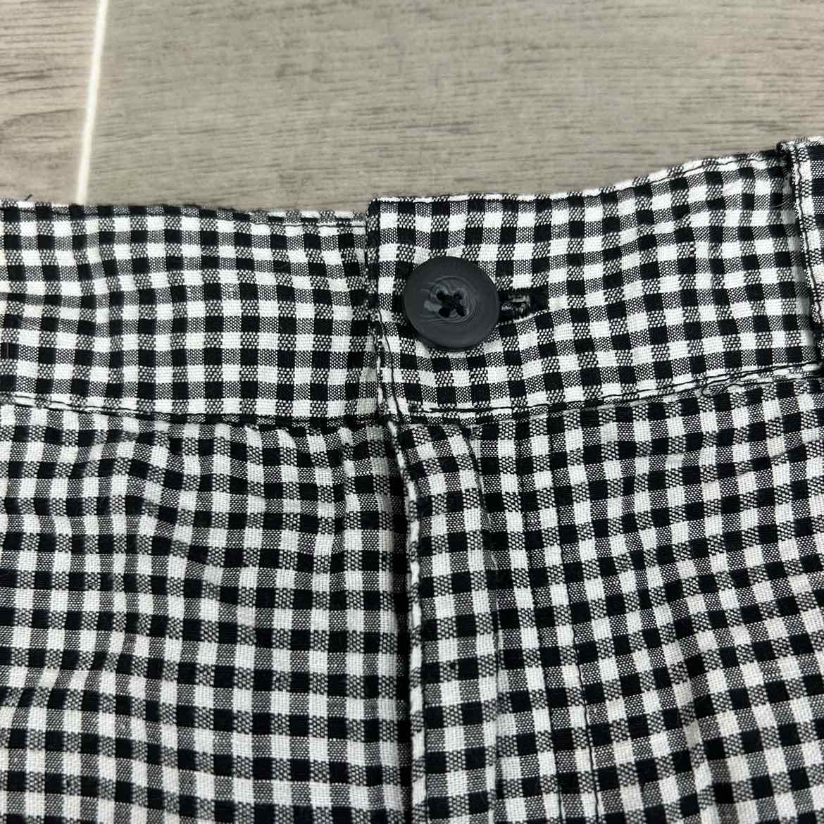 Jones & Co. Gray Houndstooth Shorts, Size 6