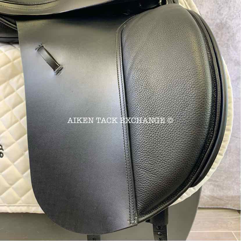 Barnsby Dressage Saddle, 18" Seat, Wide Tree, Wool Flocked Panels