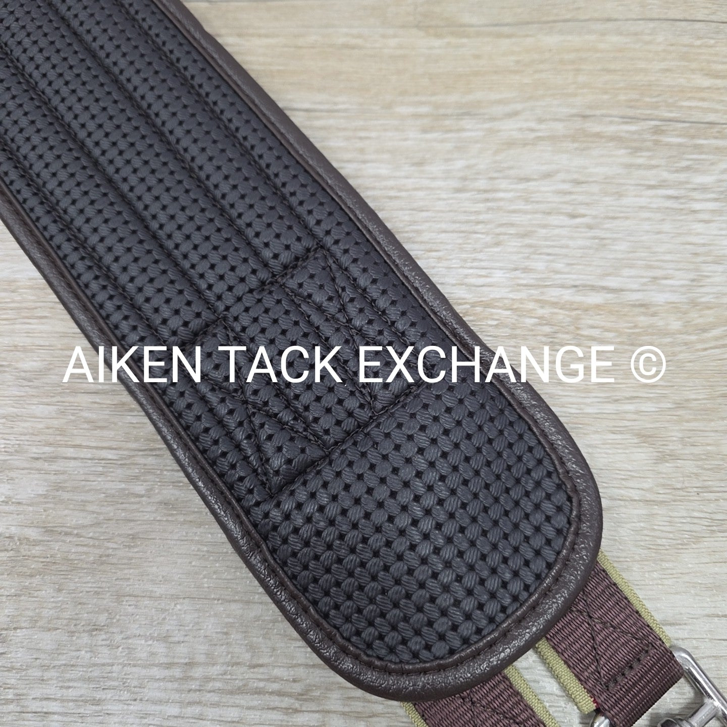 Ovation Chafeless Girth with Single End Elastic 58"