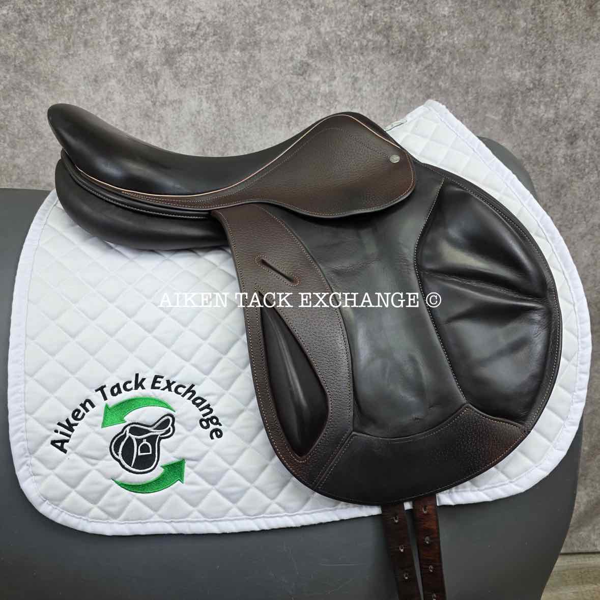 2014 Herve Godignon Jump'In Monoflap Jump Saddle, 17.5" Seat, 3A Flap, Medium Tree, Foam Panels