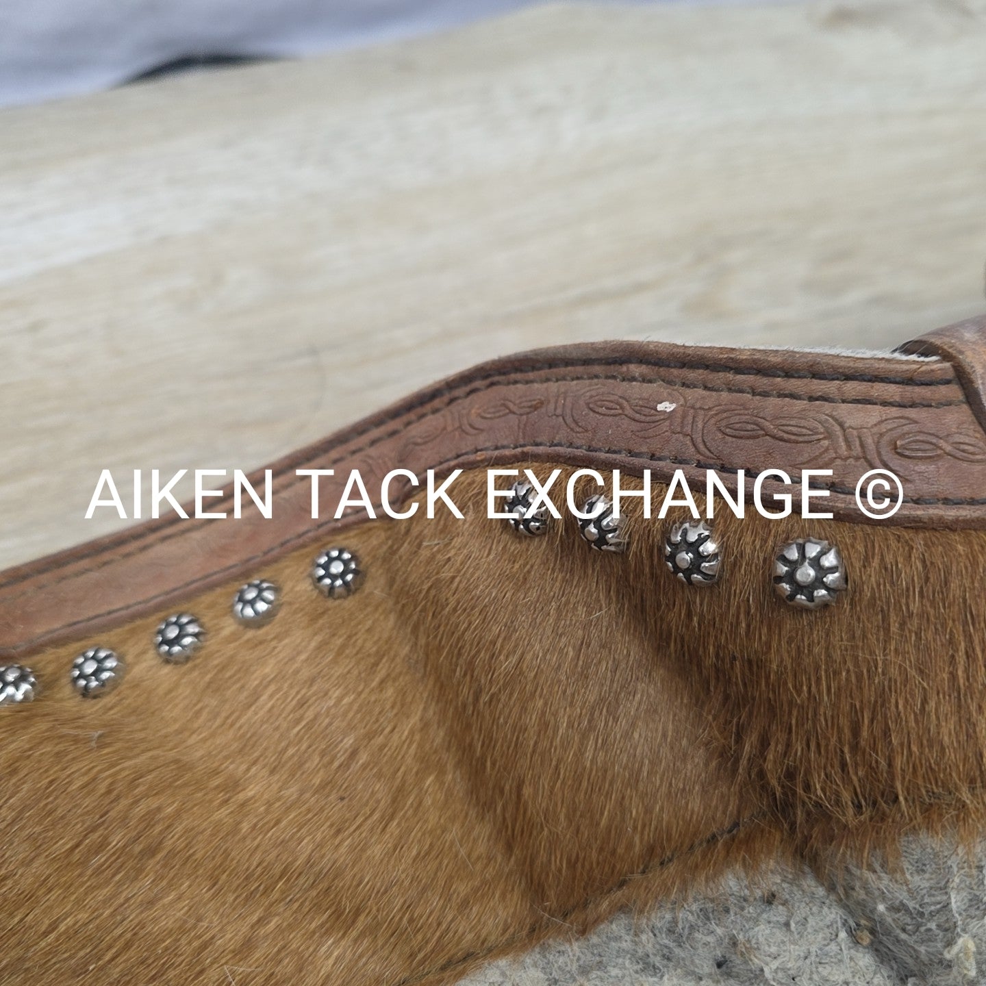Showman 427 Felt Bottom Saddle Pad with Argentine Cow Hide