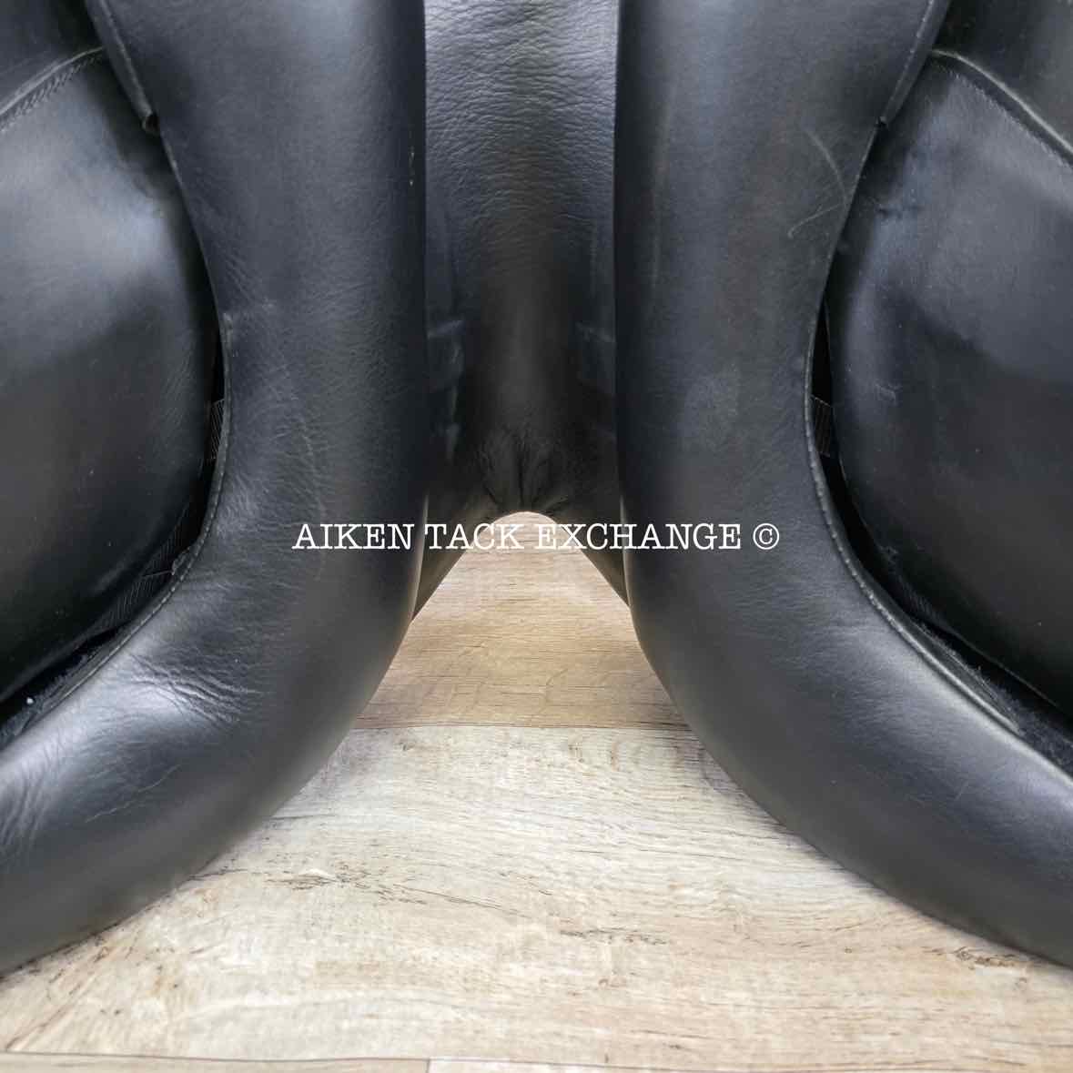 2005 DK Freedom Monoflap Dressage Saddle, 16.5" Seat, Short Flap, Extra Wide Tree, Wool Flocked Panels