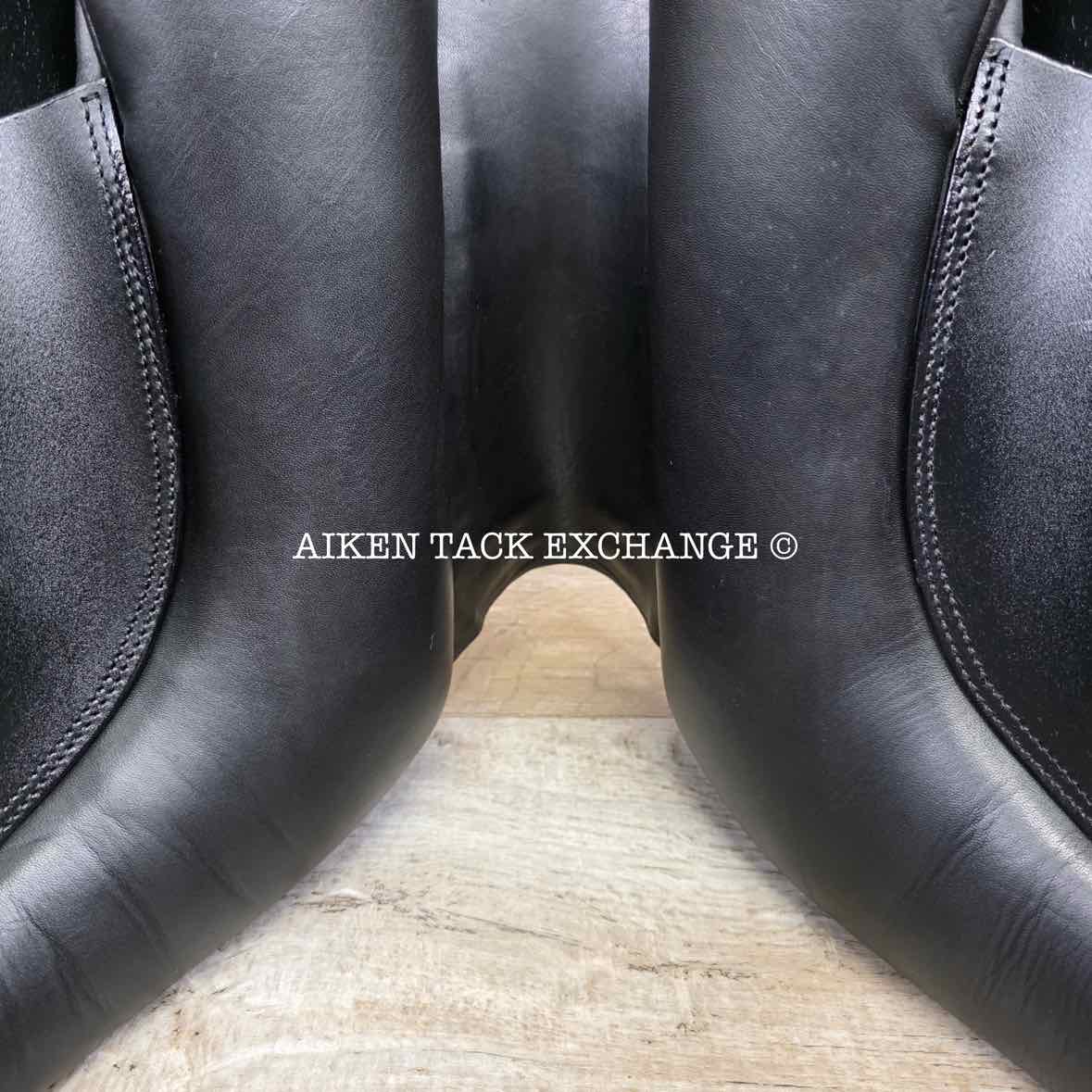 2018 Stubben Virginia Deluxe Dressage Saddle, 17.5" Seat, 29cm Tree - Medium, Wool Flocked Panels