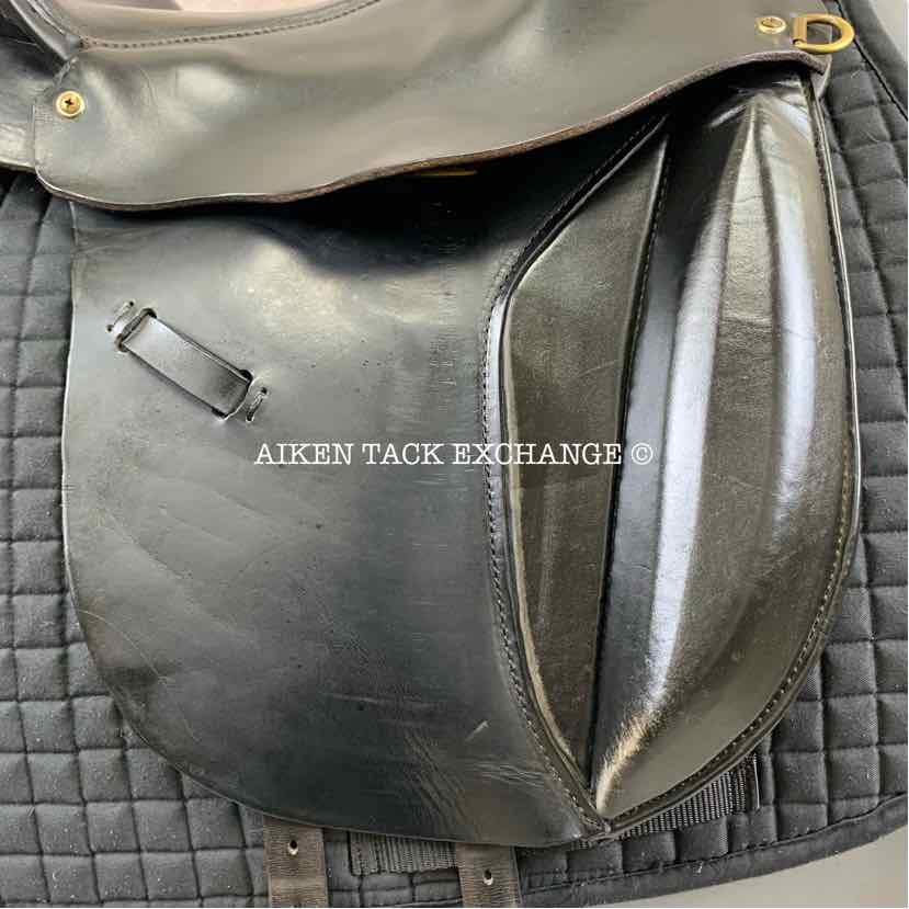 **SOLD** Unknown Brand Endurance Saddle, 18" Seat, Wide Tree