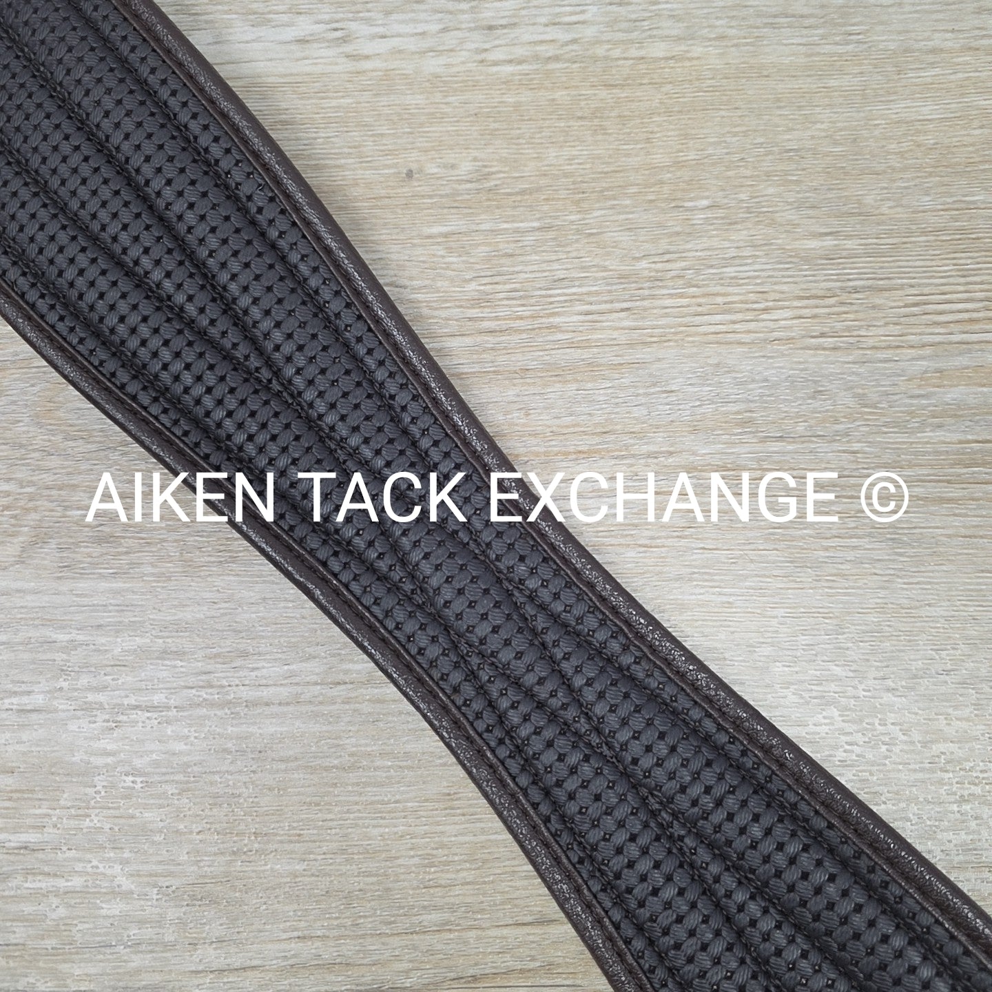 Ovation Chafeless Girth with Single End Elastic 58"