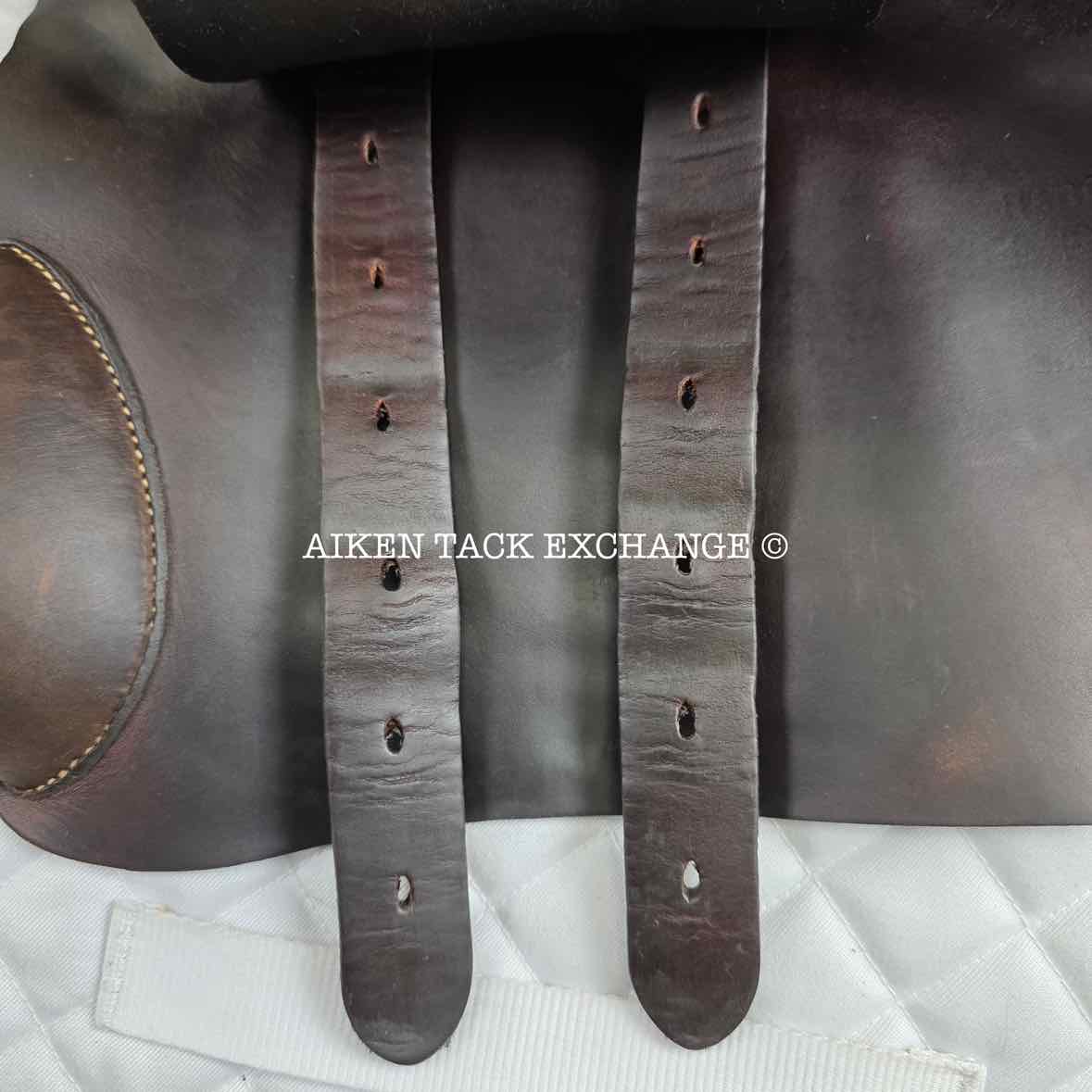 2019 Voltaire Blue Infinite Close Contact Jump Saddle, 17.5" Seat, 2A Flap, Medium Wide Tree, PRO Panels, Full Buffalo Leather