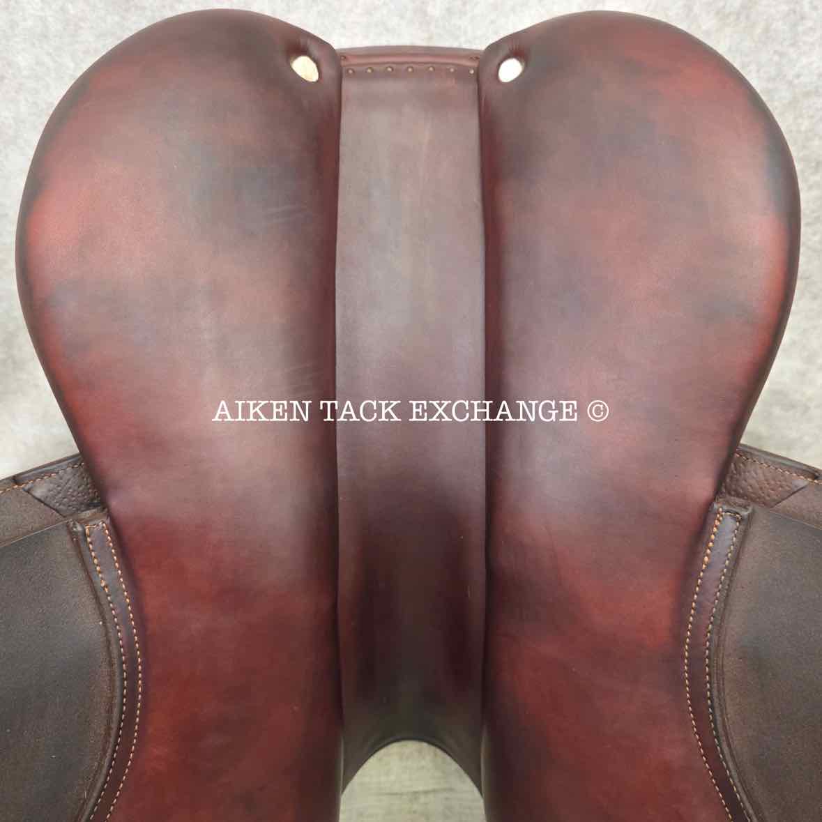 **SOLD** 2017 CWD SE02 Close Contact Jump Saddle, 17.5" Seat, 3C Flap, Medium Tree, Foam Panels