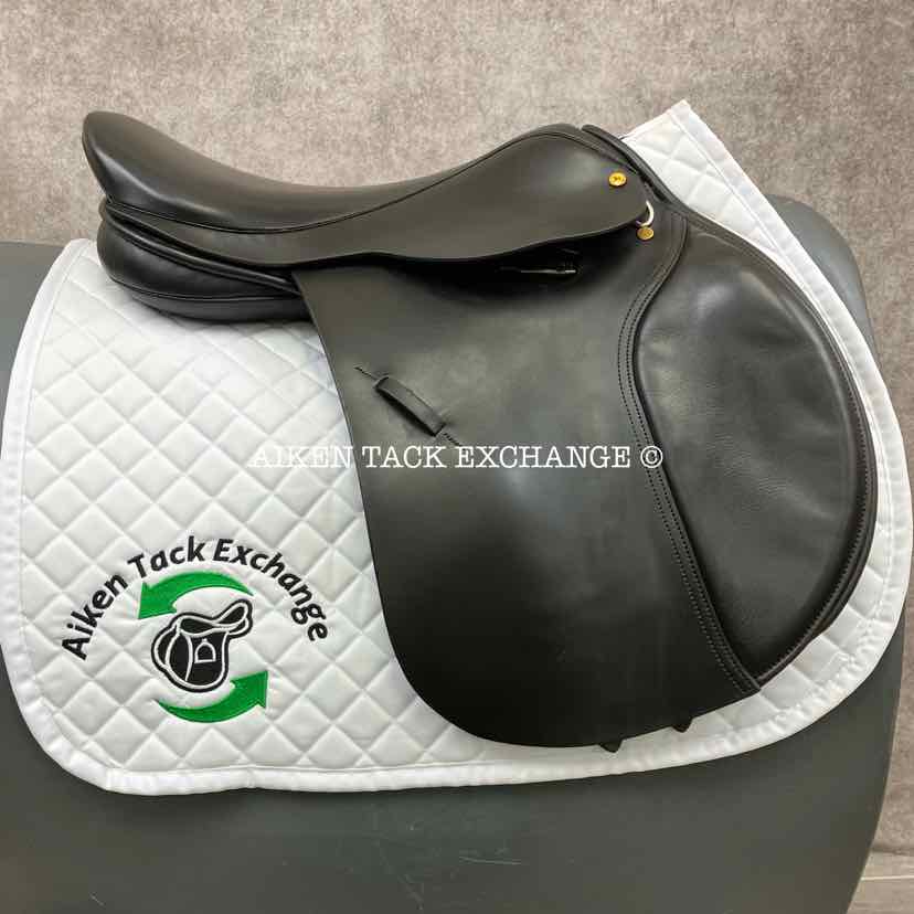 **SOLD** 2002 Black Country Close Contact Jump Saddle, 17" Seat, Medium Tree, Wool Flocked Panels