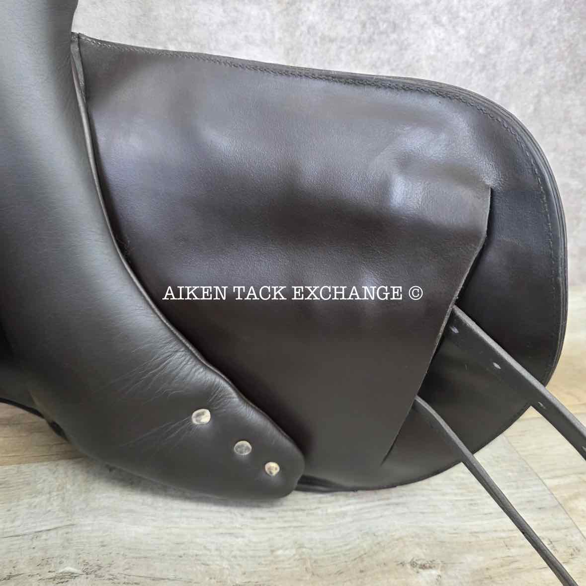 2019 Custom Saddlery Monte Carlo Monoflap Jump Saddle, 17" Seat, Adjustable Tree, Wool Flocked Panels