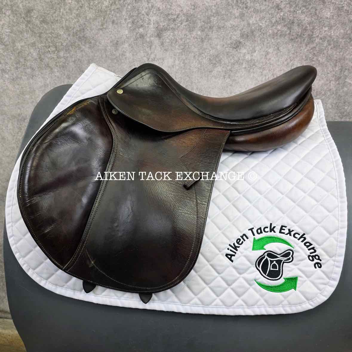 1999 Devoucoux Biarritz Close Contact Jump Saddle, 17" Seat, 3A Flap, Medium Tree, Foam Panels, Full Buffalo Leather