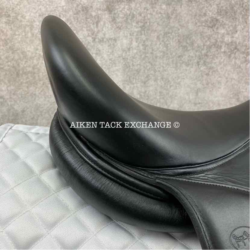 2016 Devoucoux Mendia Monoflap Dressage Saddle, 17" Seat, 2 Flap, Medium Wide Tree, Foam Panels, Full Buffalo Leather