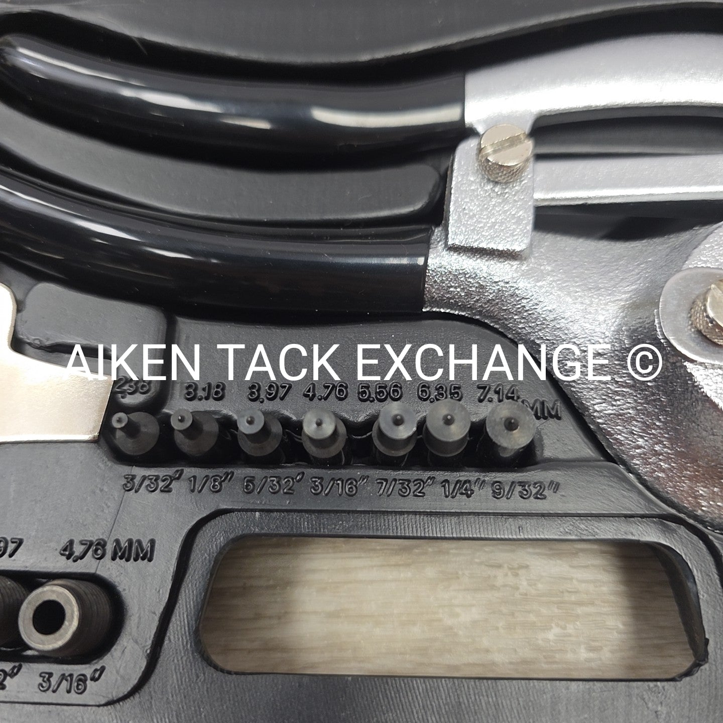 ARES Metal Hole Punch Set
