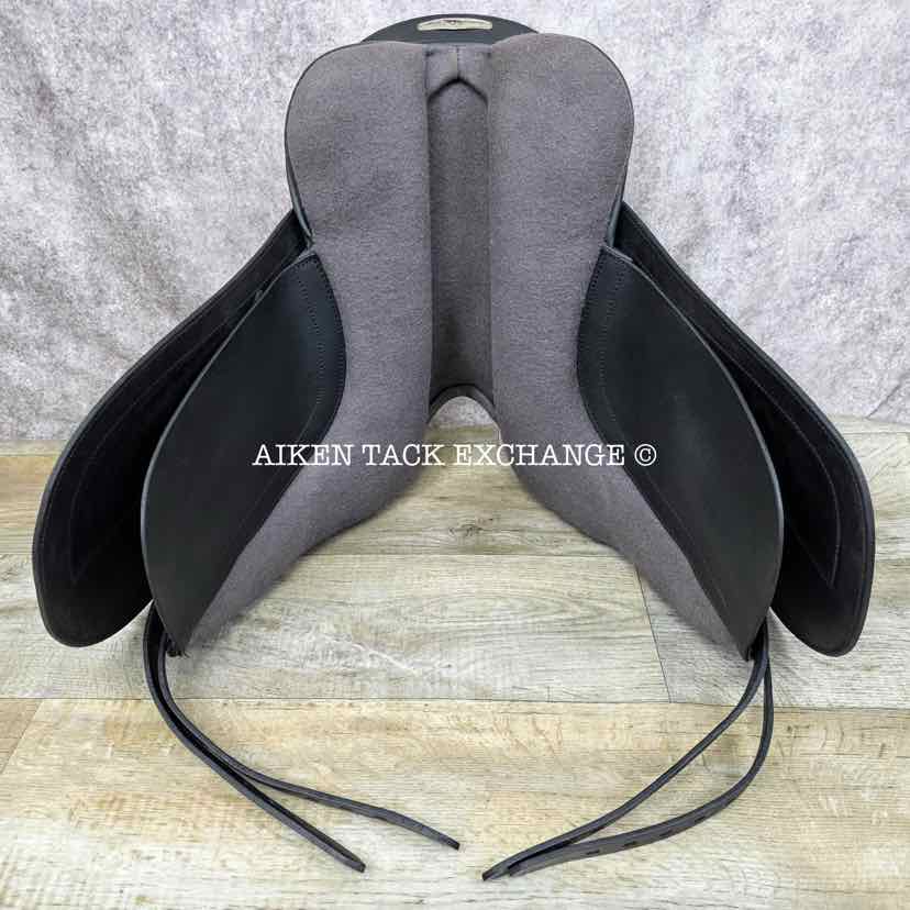 **SOLD** 2022 Black Country Optima Dressage Saddle, 17.5" Seat, MW/W Tree, Wool Flocked Serge Panels