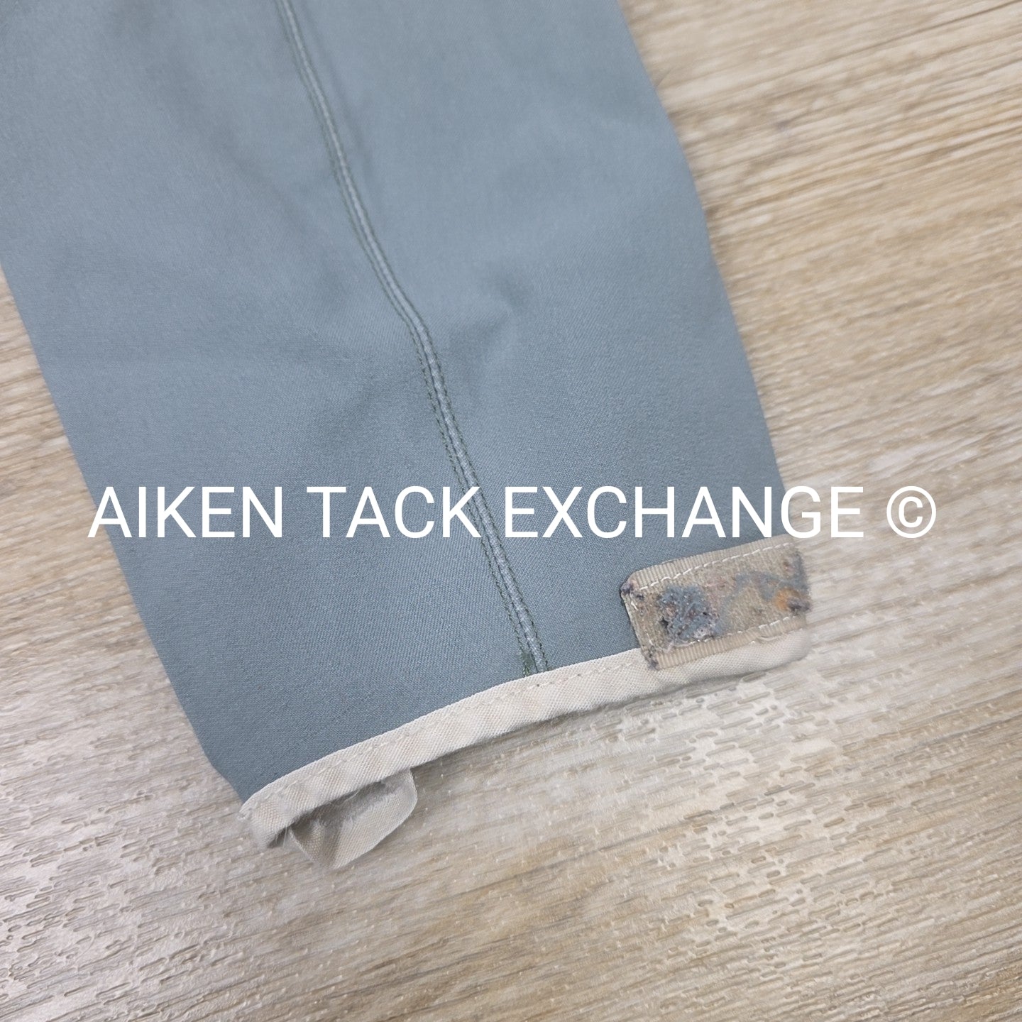 Tailored Sportsman Trophy Hunter Knee Patch Breeches, Size 28