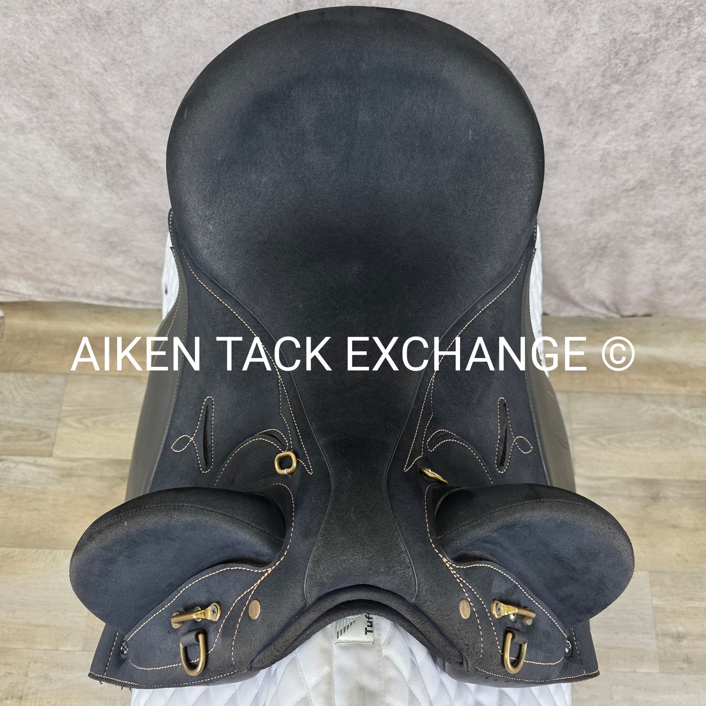 **SOLD**2012 Wintec Pro Stock Australian Saddle, 17" / 17.5" Seat - Large, Adjustable Tree - Changeable Gullet, Wool Flocked Panels