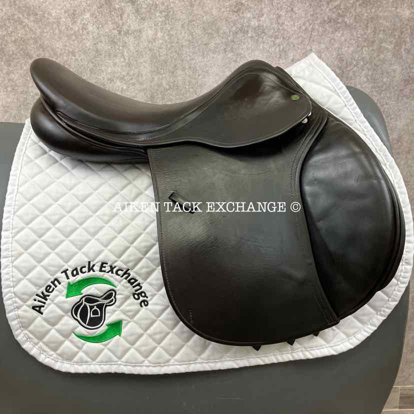 2014 County Innovation Jump Saddle, 18" Seat, Medium Wide Tree, Wool Flocked Panels