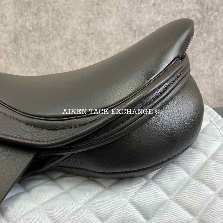 **SOLD** 2023 Kent & Masters S-Series MJJ Standard Wither Competition Jump Saddle, 17.5" Seat, Adjustable Tree - Changeable Gullet, Wool Flocked Panels