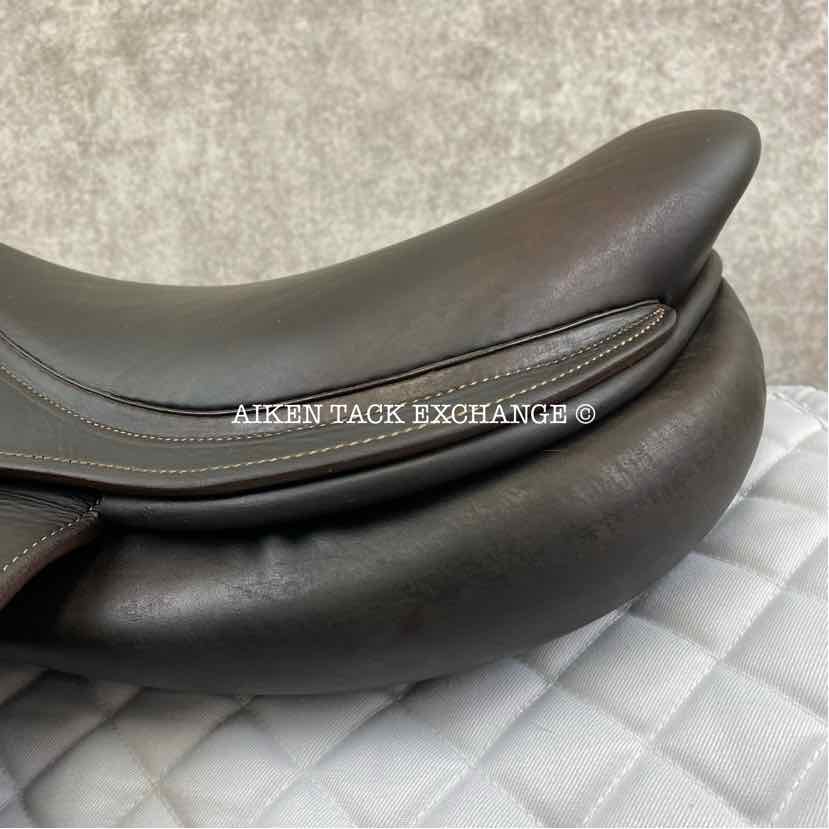 **SOLD** 2011 Voltaire Palm Beach Close Contact Jump Saddle, 17" Seat, 1 Flap, Medium Wide Tree, FIN Panels, Full Buffalo Leather