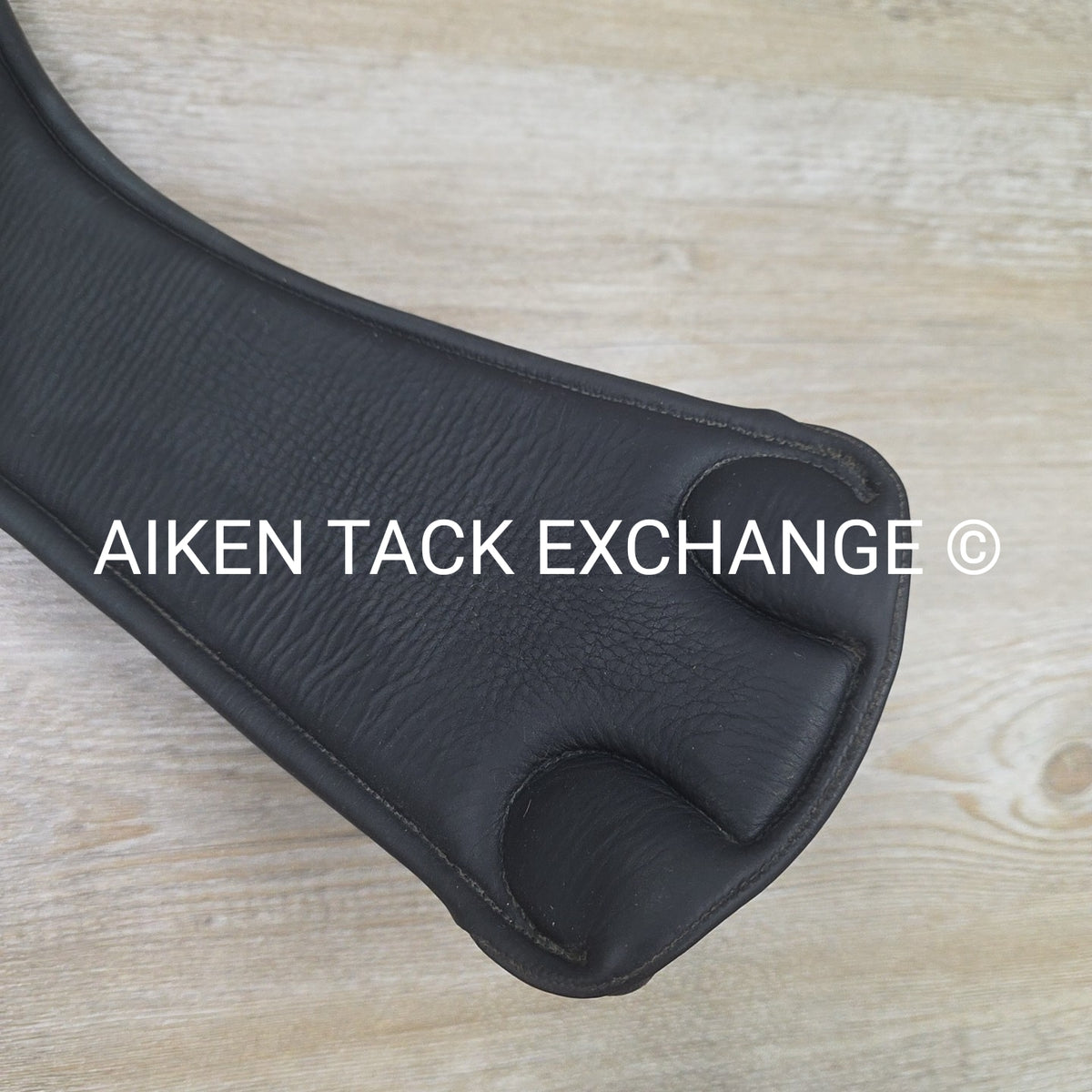 Devoucoux V Strap Girth, Black, Size 28"