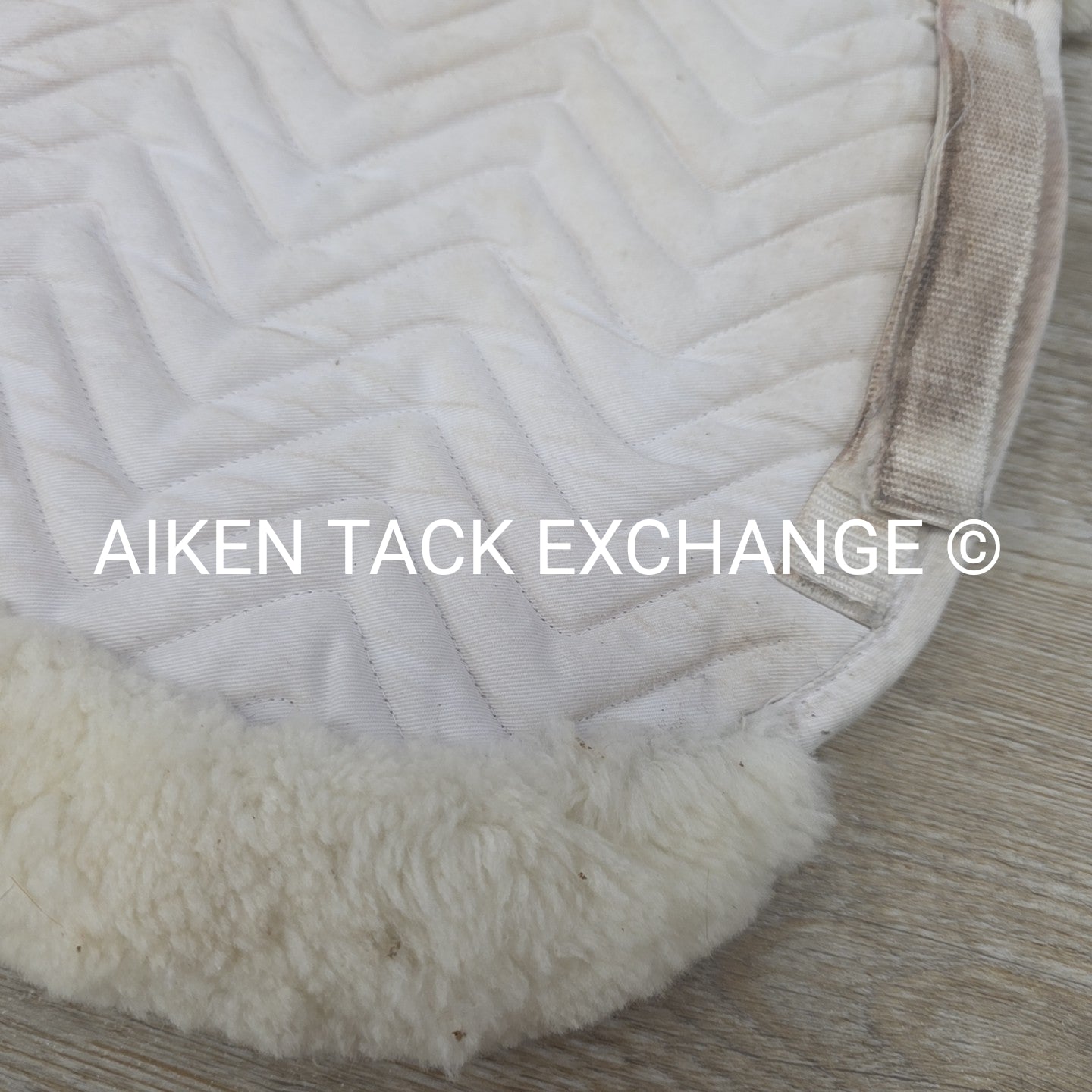 Fleeceworks Sheepskin Show Hunter Pad with Partial Trim, Size X-Large