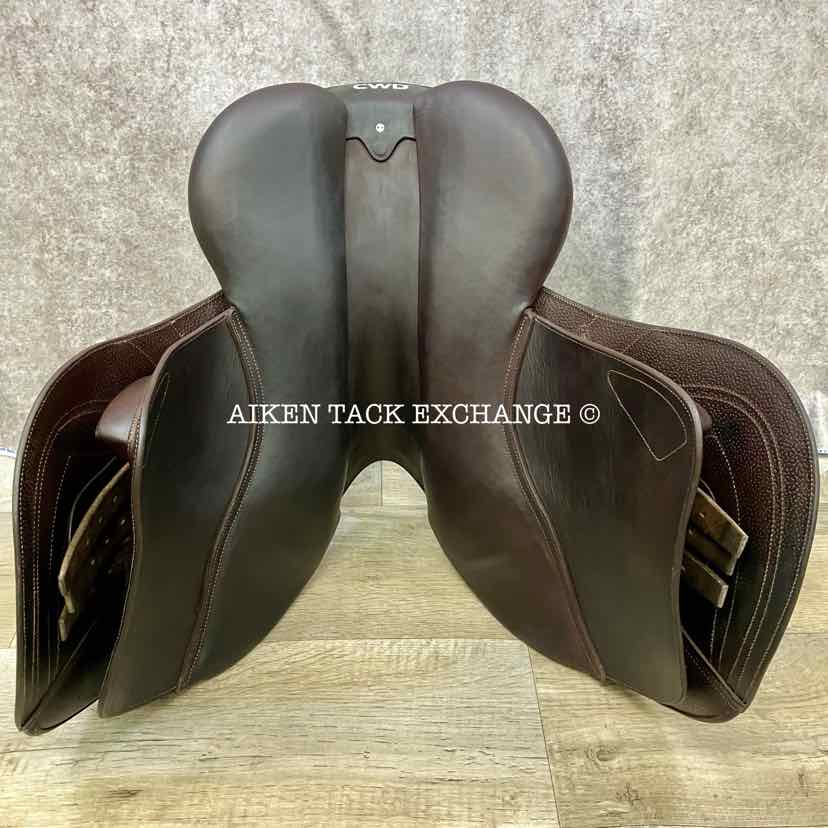 **SOLD** 2020 CWD SE32 2GS Mademoiselle Close Contact Jump Saddle, 17" Seat - S1, 2L Flap, Dynamick Flex Tree - Medium, Foam Panels, Full Buffalo Leather