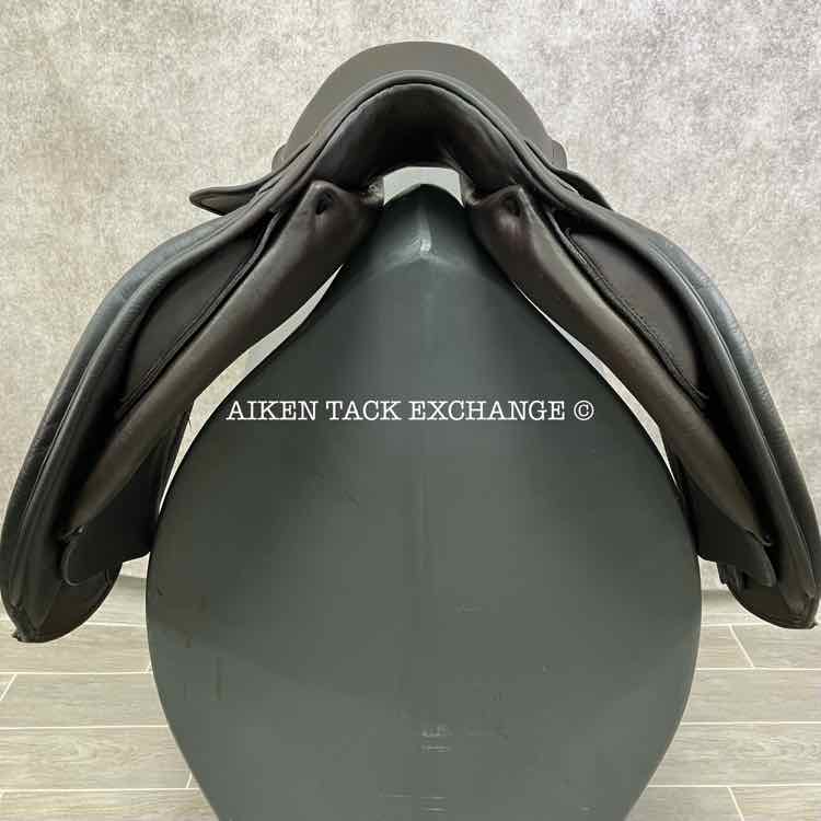 **SOLD** Marcel Toulouse Denise DL Close Contact Jump Saddle, 17" Seat, Medium/Medium Wide Tree, Foam Panels
