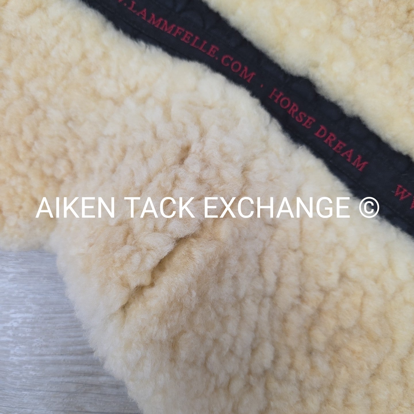 Christ HorseDream Sheepskin Shimmable Half Pad