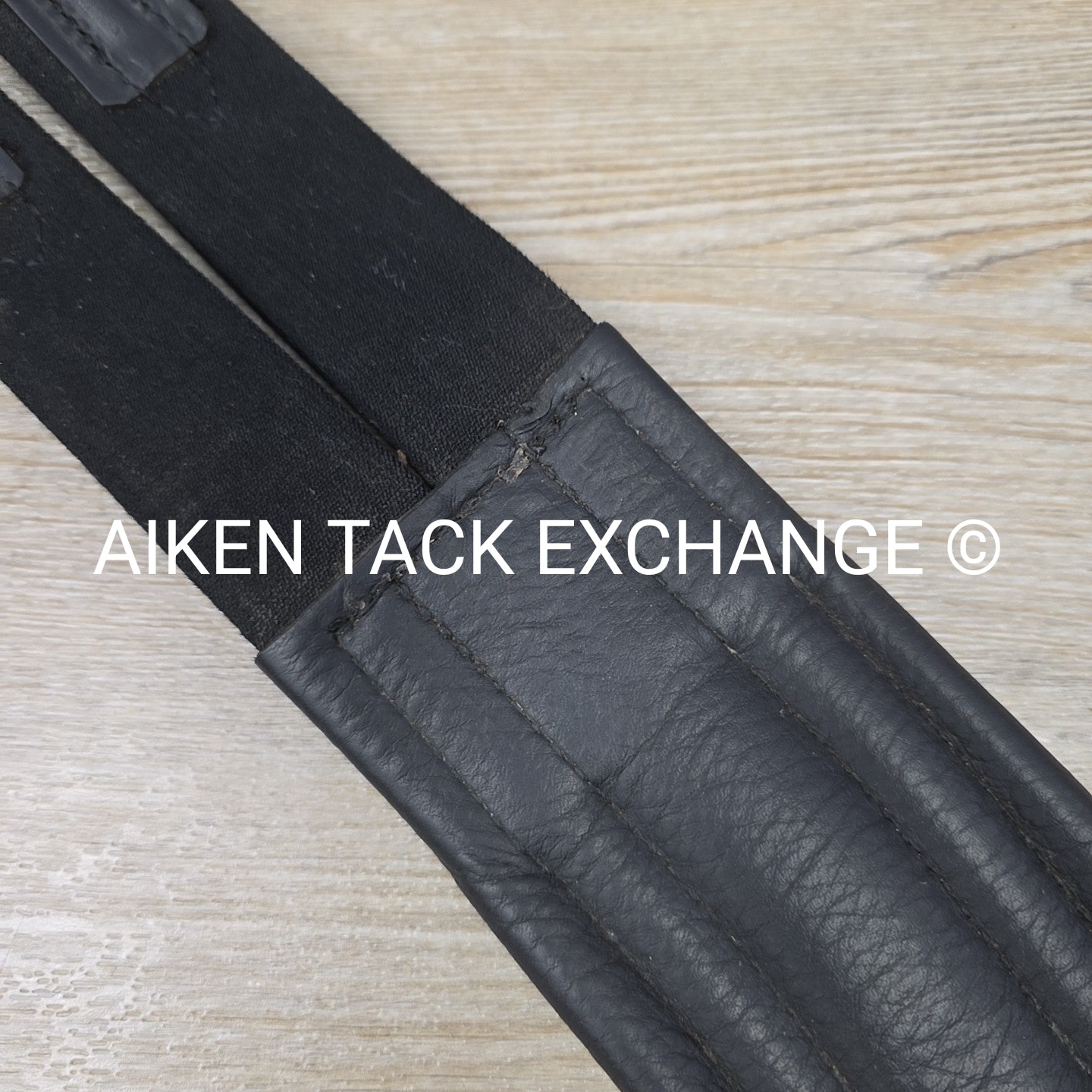 County Logic Anatomic Shoulder Relief Girth, Black, 44"