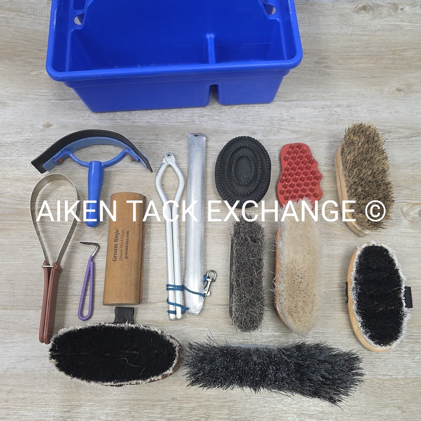 BARGAIN BUNDLE: Grooming Kit & Supplies