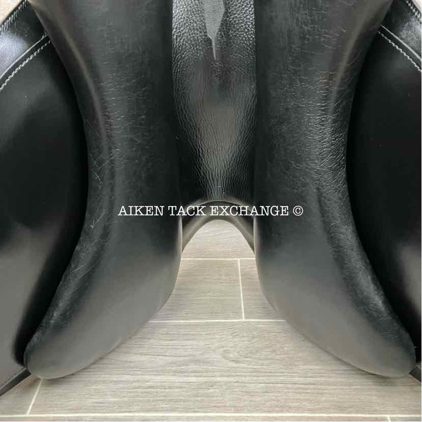 2021 Aviar Rook 2.0 Monoflap Dressage Saddle, 17.5" Seat, Adjustable Tree, Foam Panels