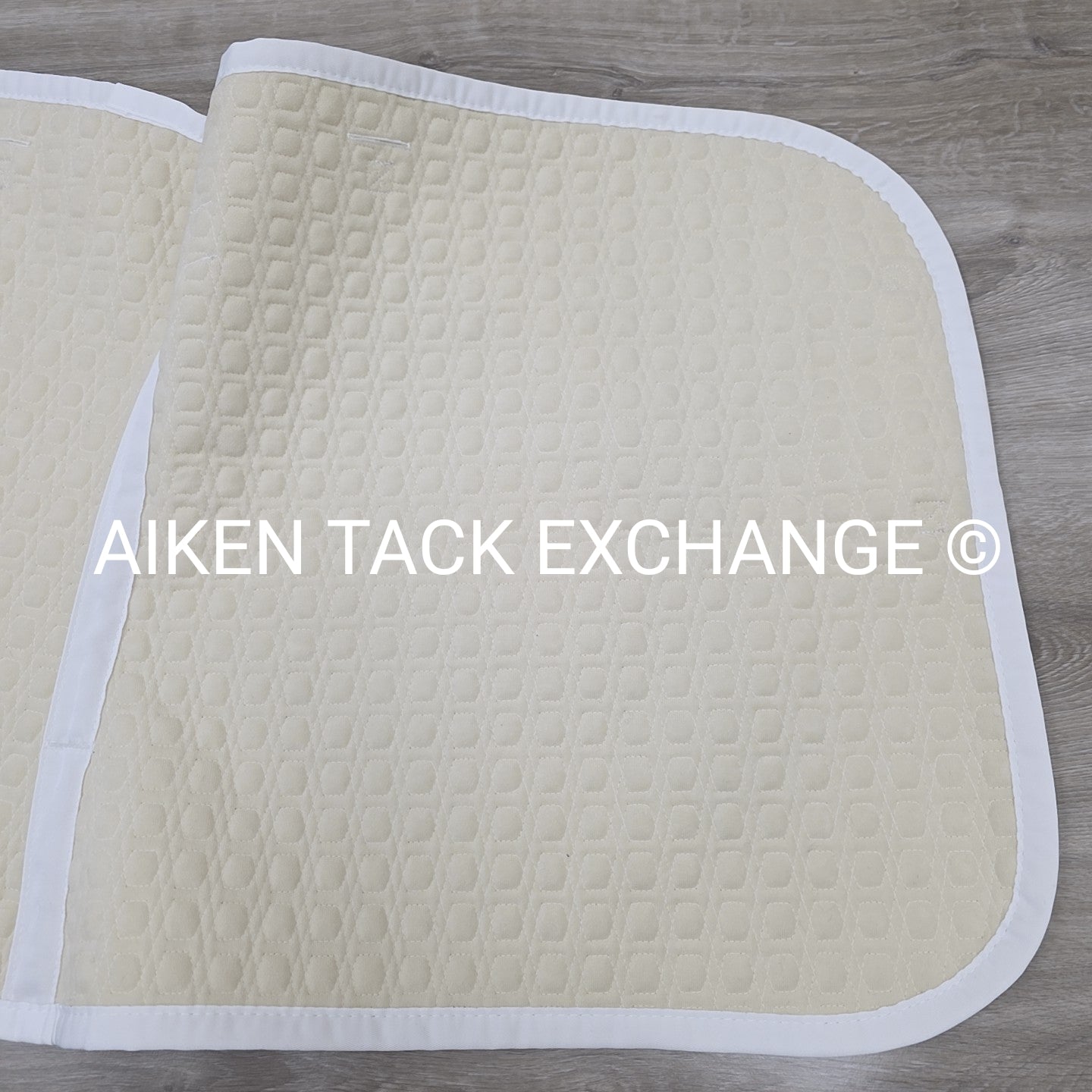 Mattes Light Flannel Quilted Square Dressage Saddle Pad