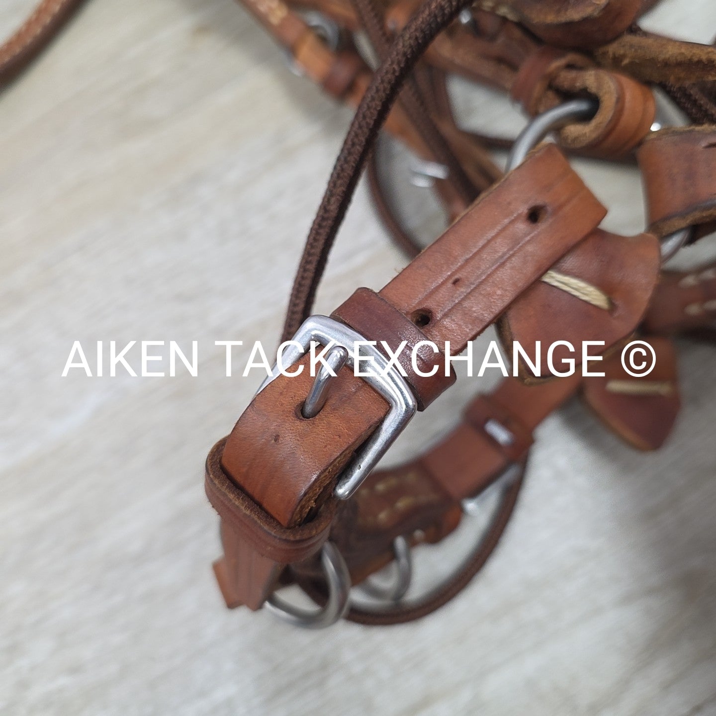 Kuda Saddlery Leather Bridle with Matching Bit Holder