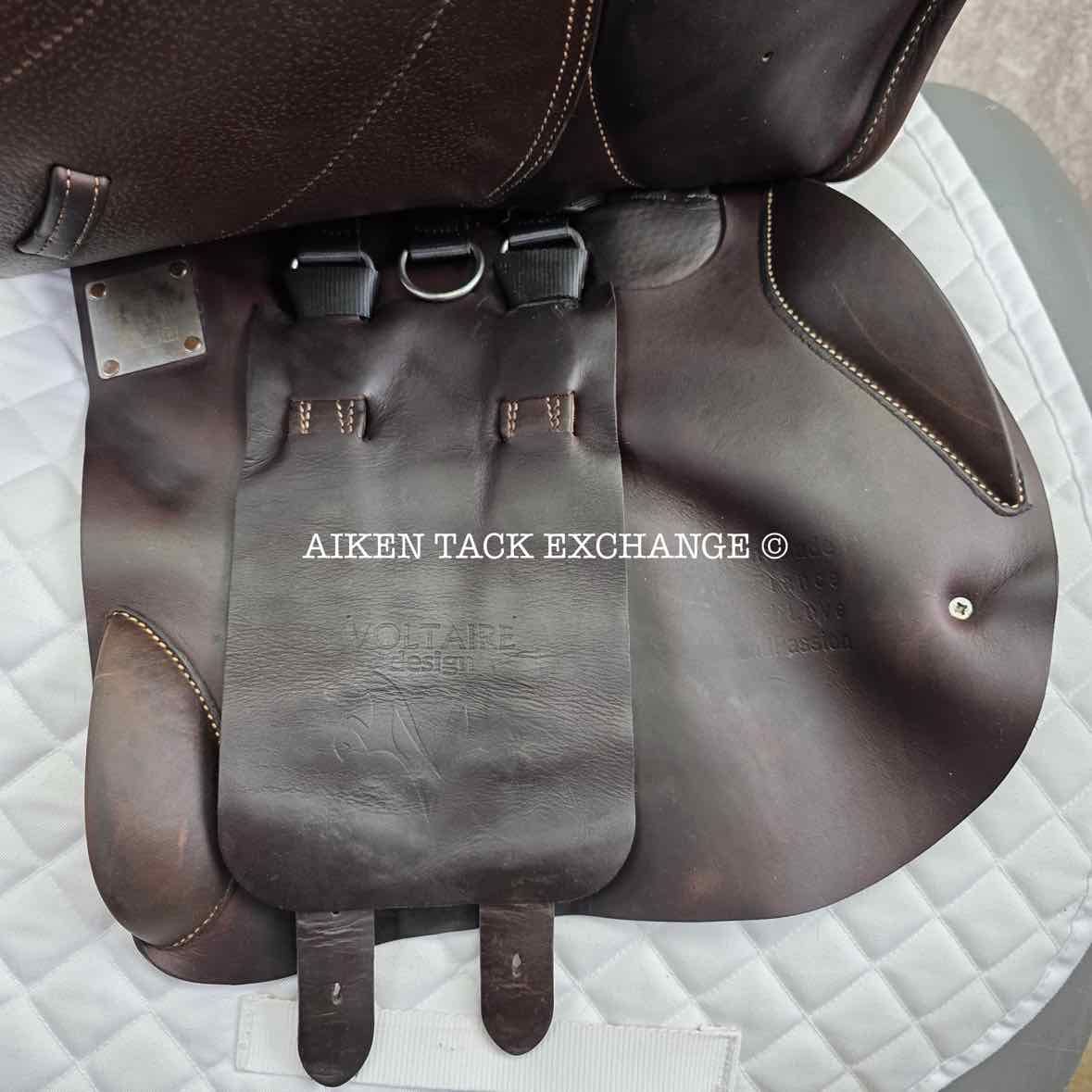 2019 Voltaire Blue Infinite Close Contact Jump Saddle, 17.5" Seat, 2A Flap, Medium Wide Tree, PRO Panels, Full Buffalo Leather