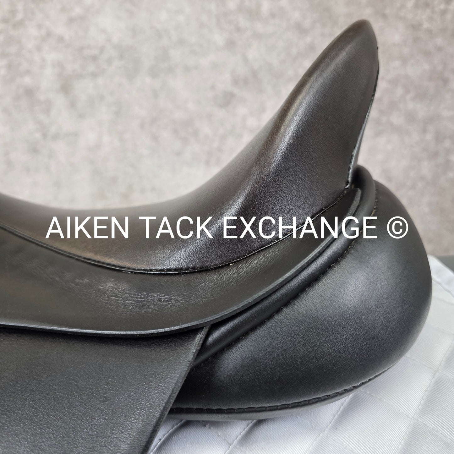 Albion Original Comfort Dressage Saddle, 17.5" Seat, Medium Wide Tree, Wool Flocked Panels