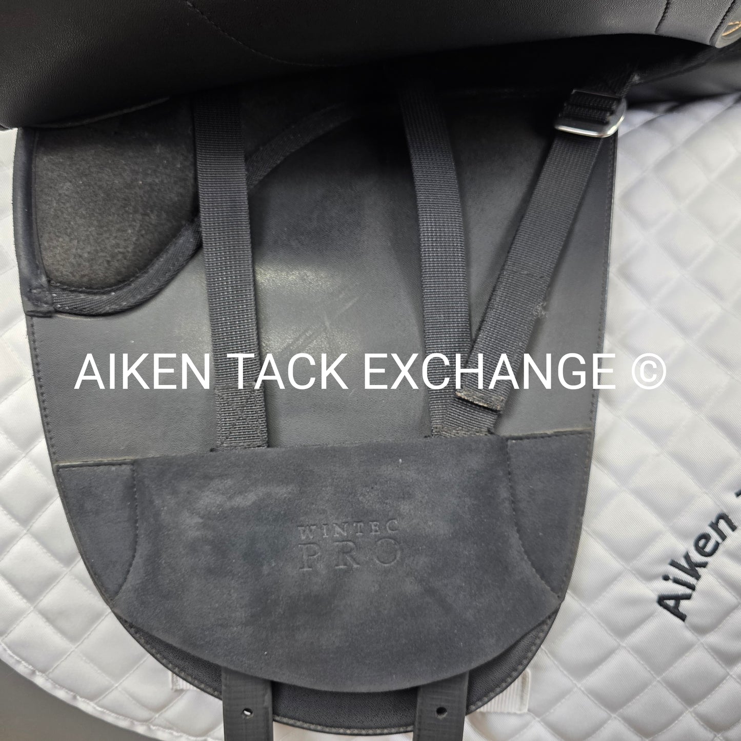 **SOLD**2012 Wintec Pro Stock Australian Saddle, 17" / 17.5" Seat - Large, Adjustable Tree - Changeable Gullet, Wool Flocked Panels