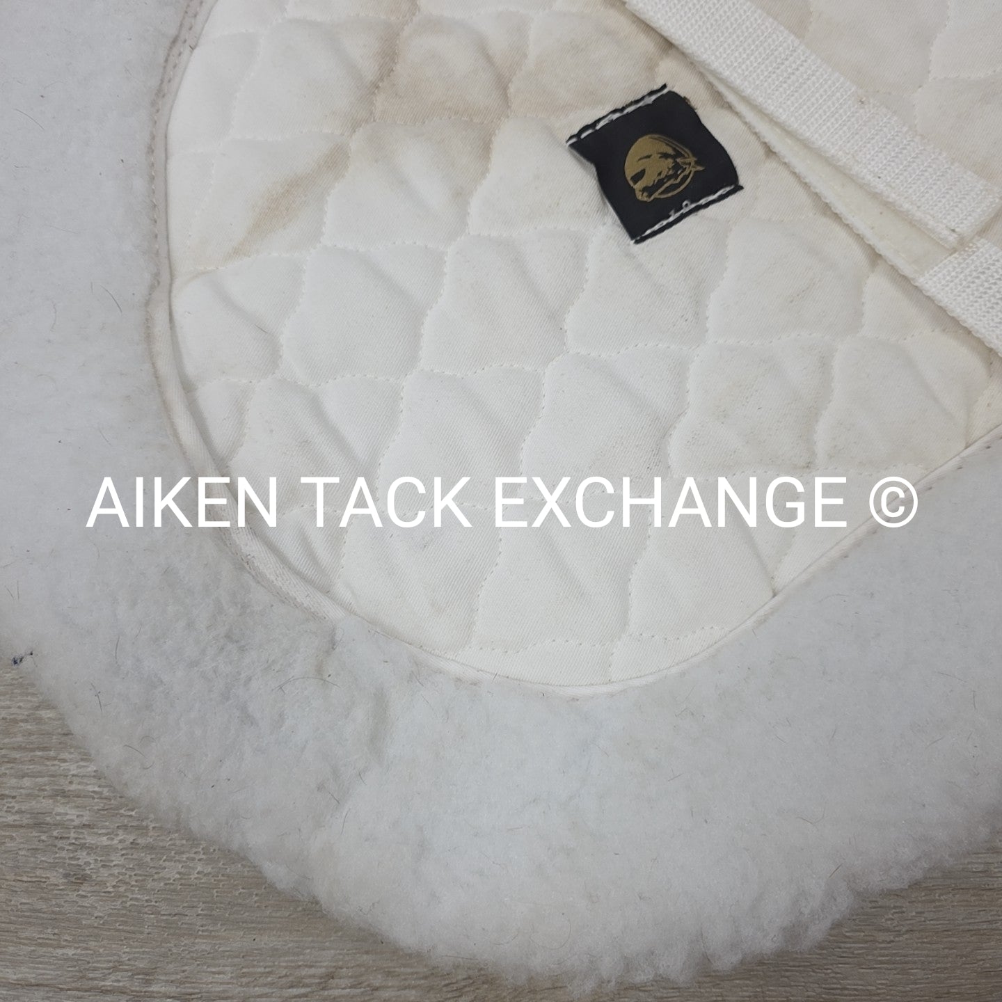 Toklat ProQuilt CC Fleece Show Pad with Joey Girth Slot, White, Size 17-17.5