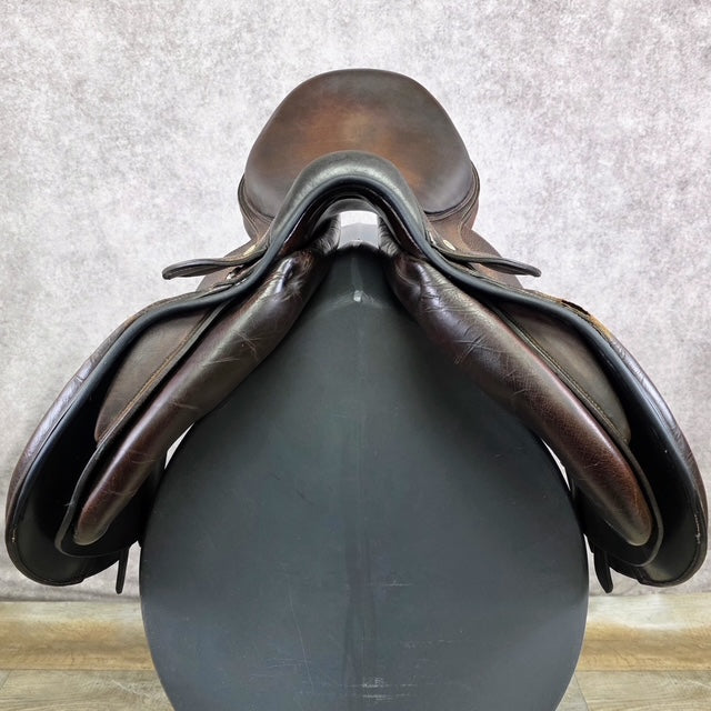 1999 Devoucoux Biarritz Close Contact Jump Saddle, 17" Seat, 3A Flap, Medium Tree, Foam Panels, Full Buffalo Leather