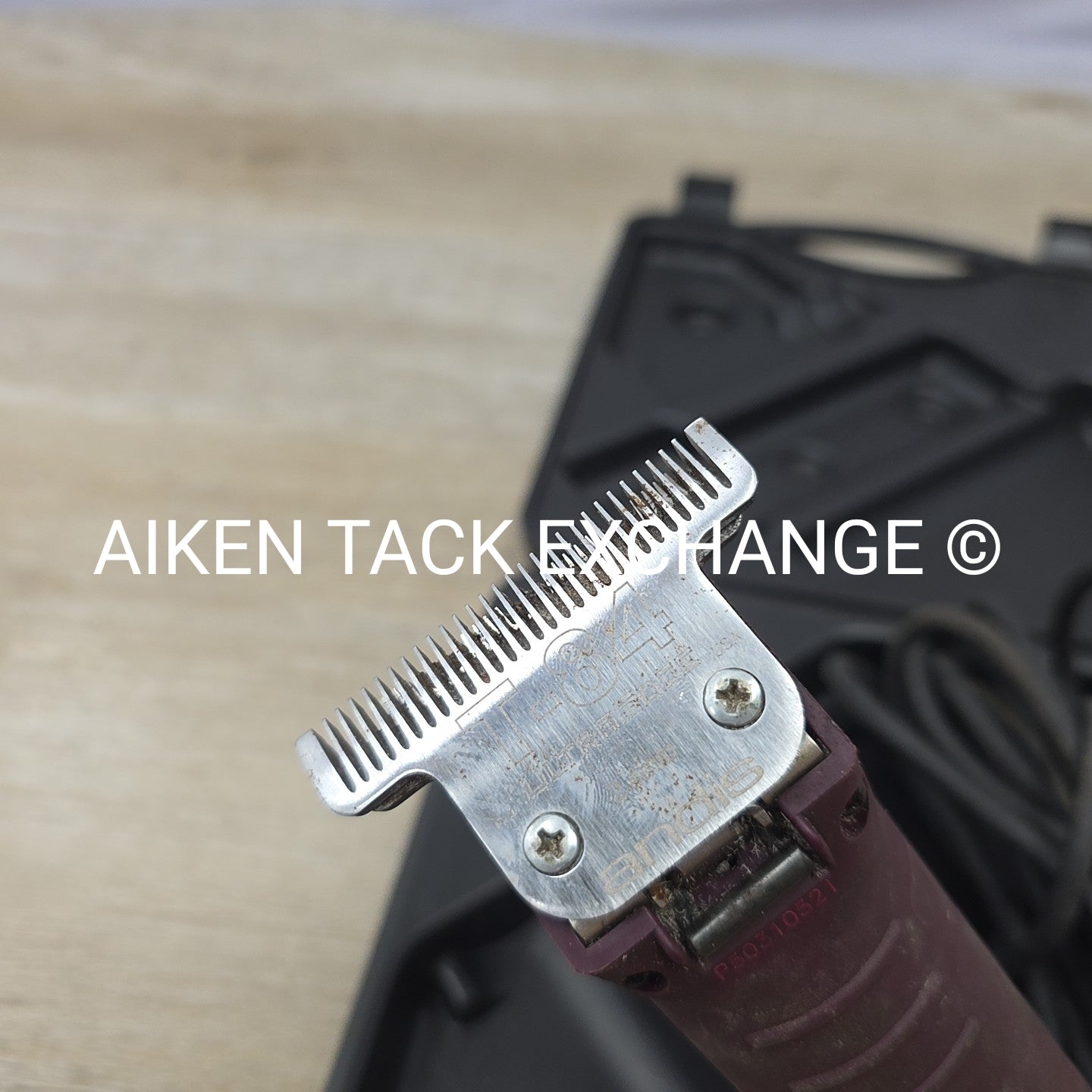 Andis AGC Super 2 Speed Clippers with T-84 Blade & Storage Case