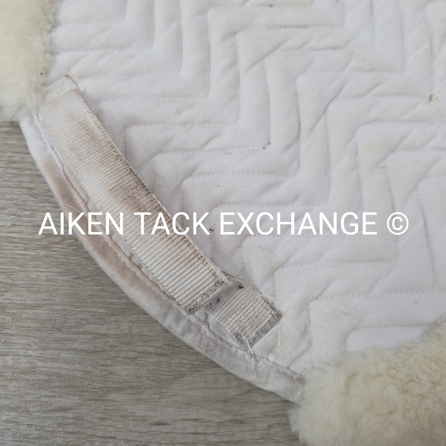 Fleeceworks Sheepskin Show Hunter Pad with Partial Trim, Size X-Large