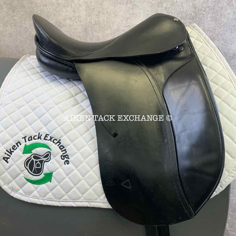 Monturas Lucas Talavera Dressage Saddle, 17.5" Seat, Medium Wide Flex Tree, Foam Panels