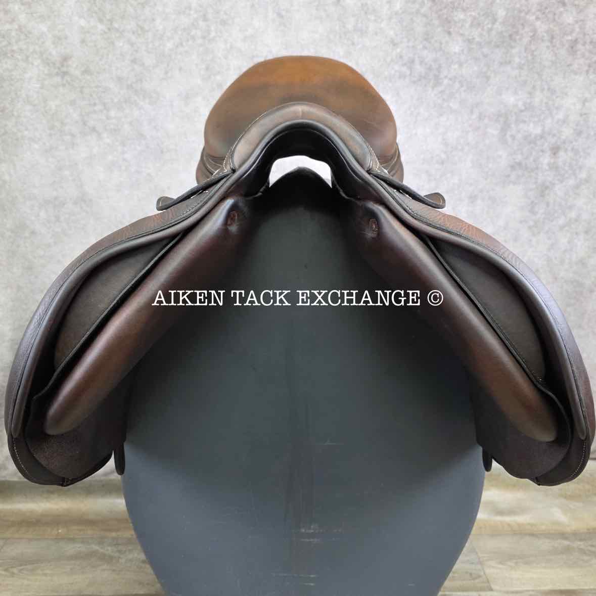 2019 Voltaire Blue Infinite Close Contact Jump Saddle, 17.5" Seat, 2A Flap, Medium Wide Tree, PRO Panels, Full Buffalo Leather