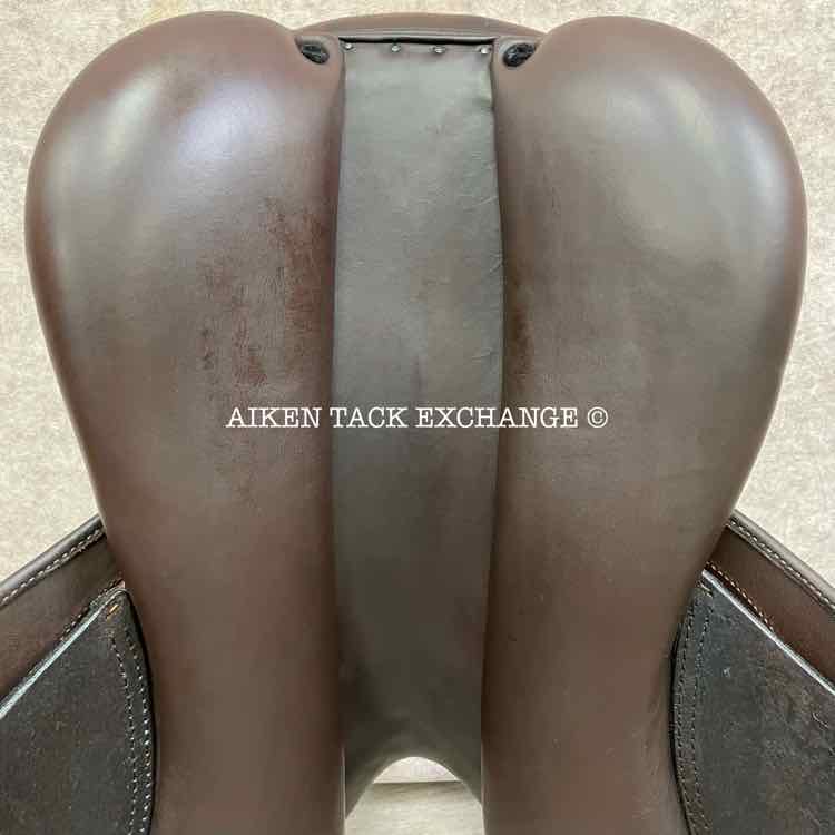 **SOLD** Marcel Toulouse Denise DL Close Contact Jump Saddle, 17" Seat, Medium/Medium Wide Tree, Foam Panels