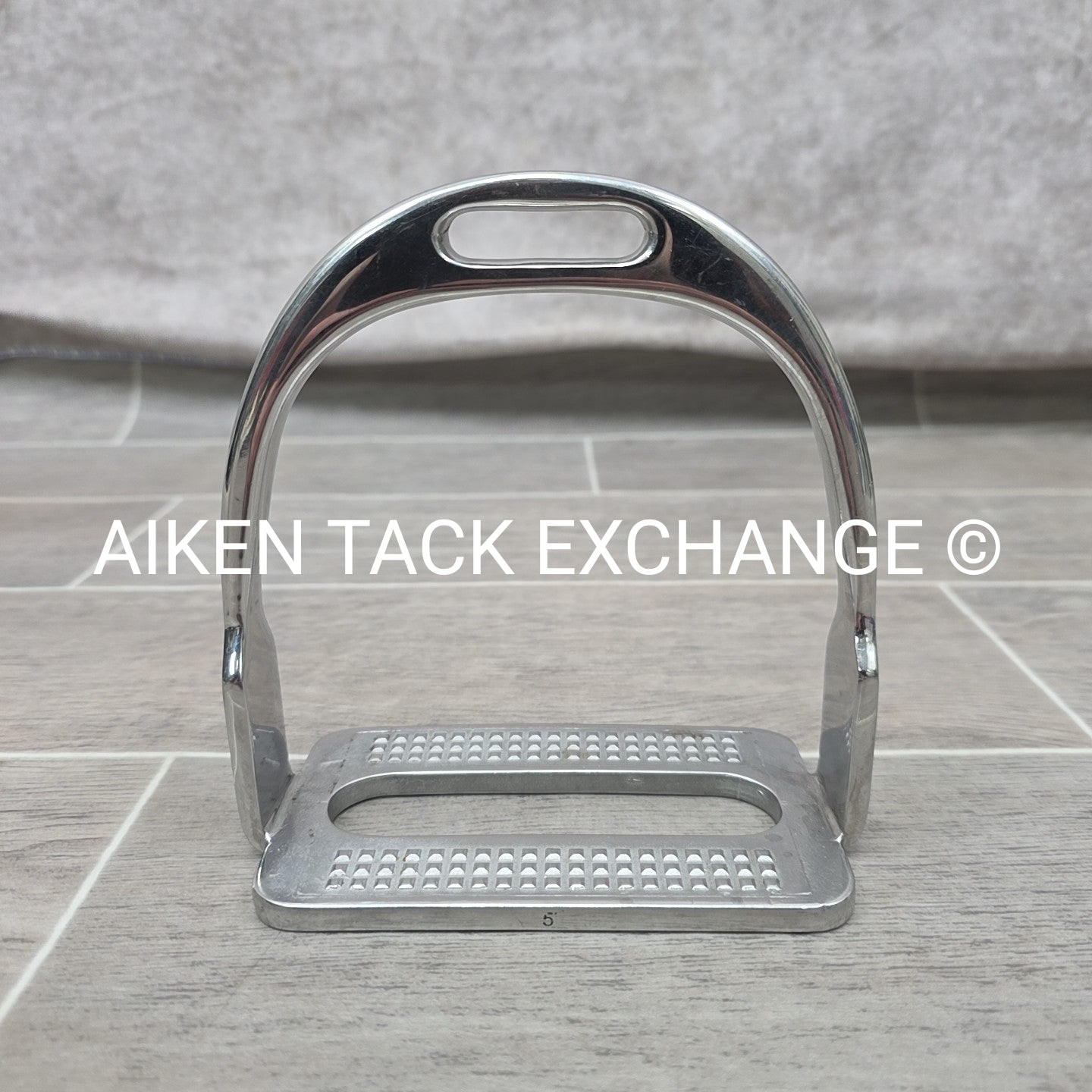 Wide Tread Polo Style Stirrup Irons, 5"